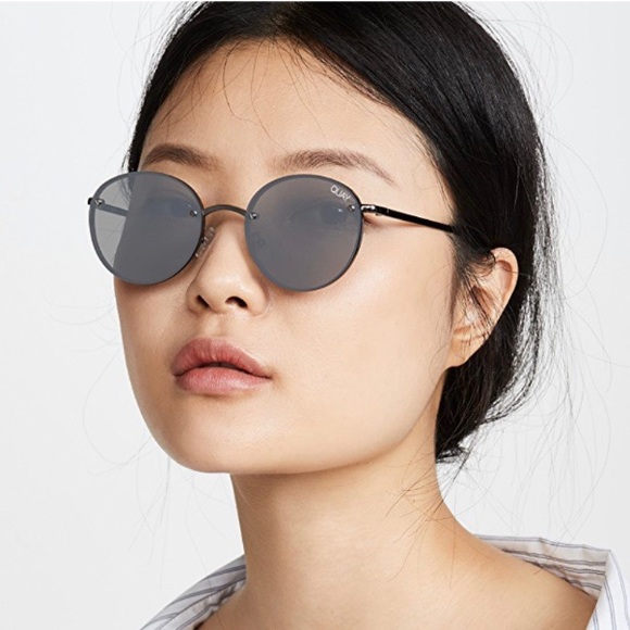 NWT Quay Australia “Farrah” X Elle Ferguson - Picture 2 of 6